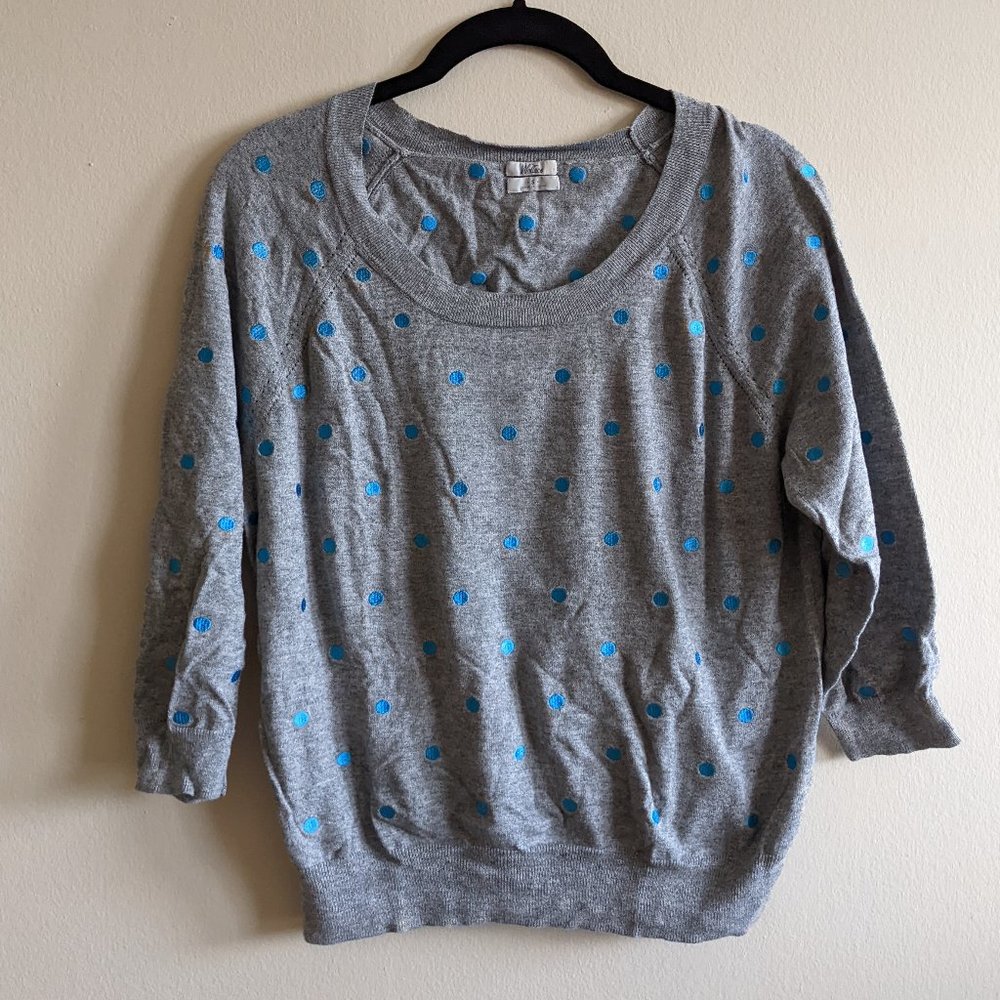 Gray sweater w/ turquoise dots